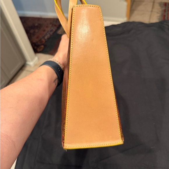 Etro Burgundy Paisley Zip Top Tote Handle Bag
Neon Trim Accents - Picture 13 of 16